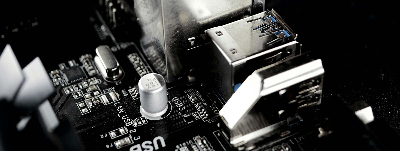 Nickel-plated components on a circuit board